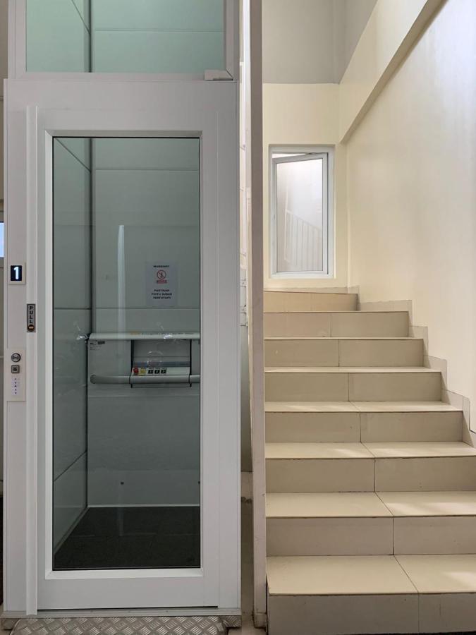 Oyo 2816 Privato Suite Kembaran Exterior photo