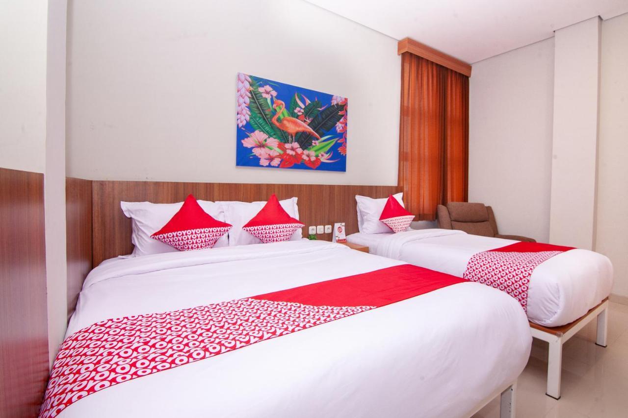 Oyo 2816 Privato Suite Kembaran Exterior photo
